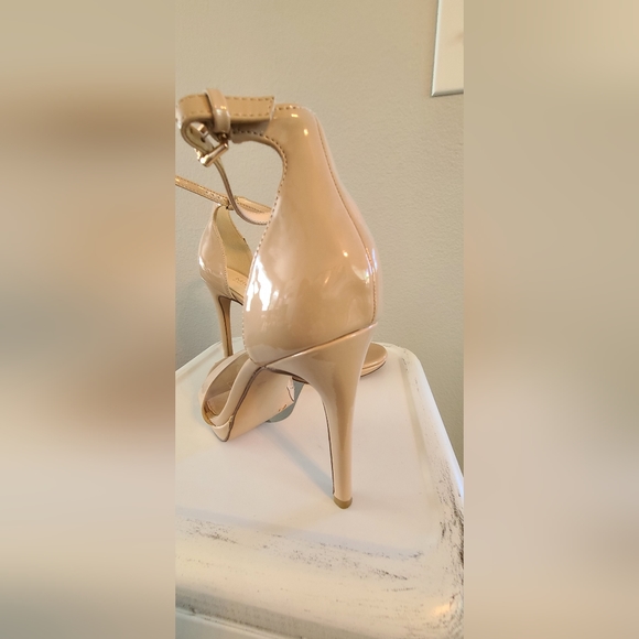 Michael Tall Spiked Patent Nude Pumps Heels 8 - Picture 3 of 10